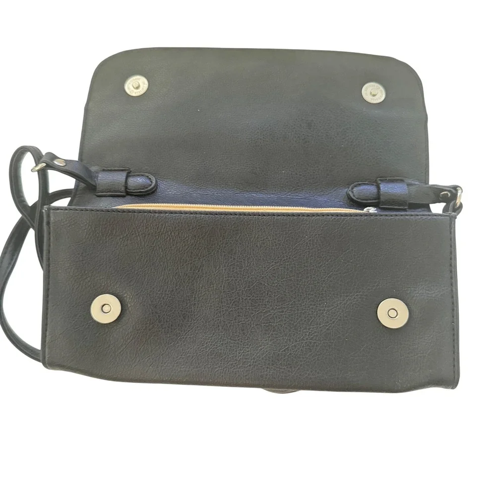 Kathy Van Zeeland stylish black